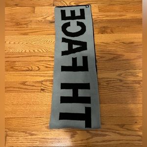 North face scarf
